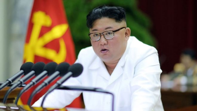 Chủ tịch Kim Jong-un có cuộc họp đảng bất thường vào đầu năm để đưa ra tuyên bố về khả năng tiếp tục theo đuổi chương trình vũ khí, hạt nhân - Ảnh: AP.