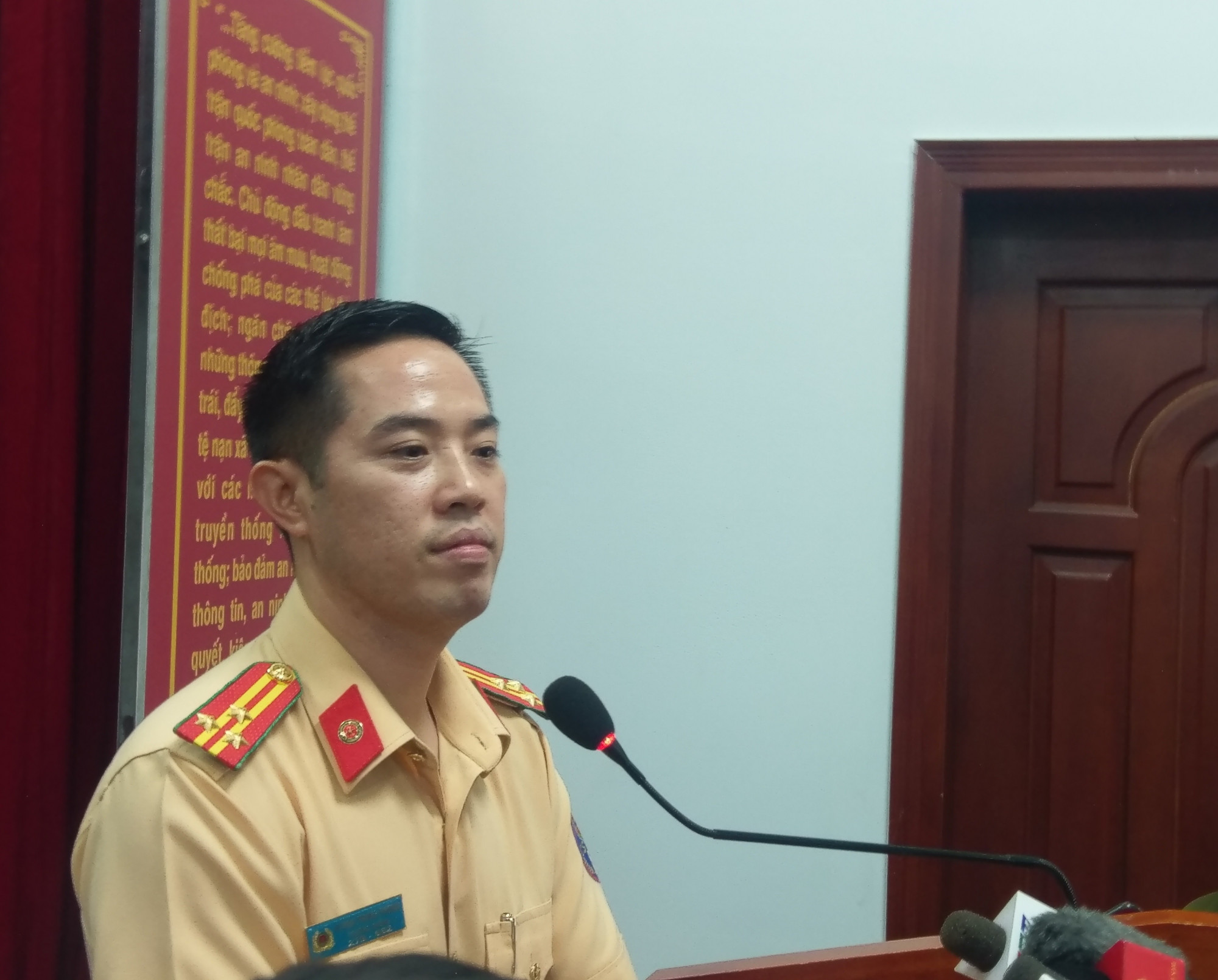 Thượng tá Huỳnh Trung Phong – Trưởng Phòng CSGT Đường bộ - Đường sắt (PC08- Công an TP.HCM).