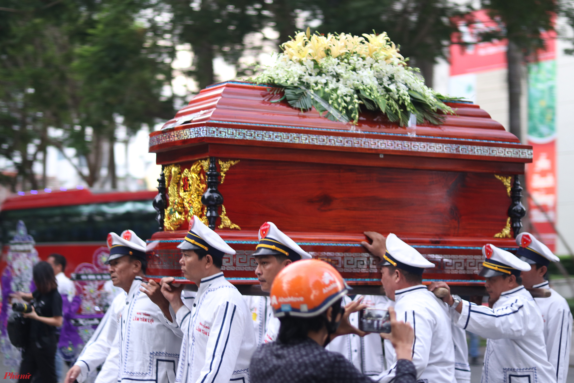 Sáng 8/1, lễ động quan của cố NSƯT Nguyễn Chánh Tín diễn ra tại một chung cư ở Q.7, TP.HCM. Đây cũng là nơi ông sống những năm cuối đời cùng vợ và con gái. 