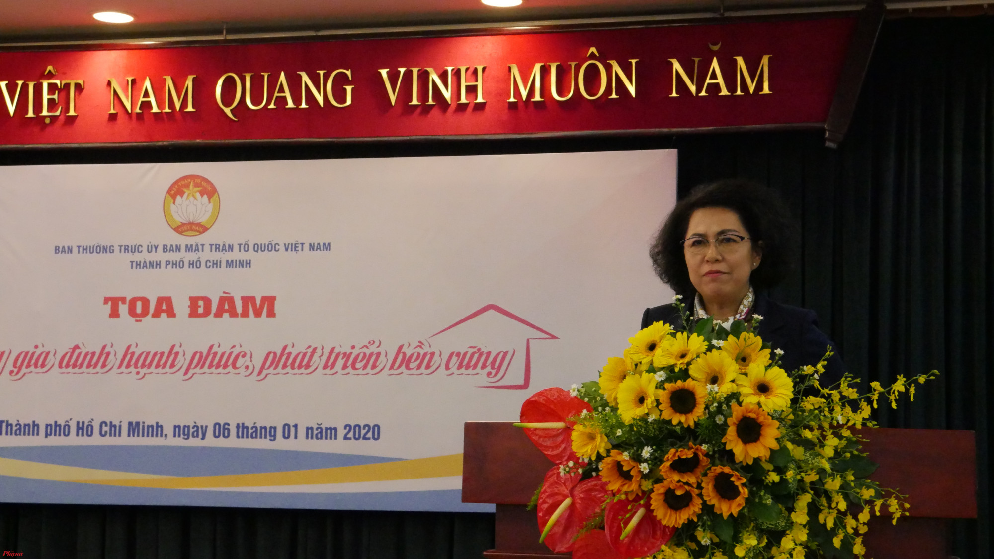Bà Tô Thị Bích Châu, Chủ tịch Ủy ban MTTQ Việt Nam TP.HCM nhấn mạnh: “Lâu nay khi nhắc đến xây dựng gia đình hạnh phúc là người ta hay nhìn về người phụ nữ