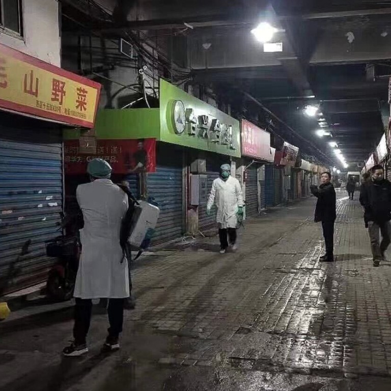Báo cáo cho thấy nhiều trường hợp đã bị lây bệnh từ một ngôi chợ ở thành phố Vũ Hán.