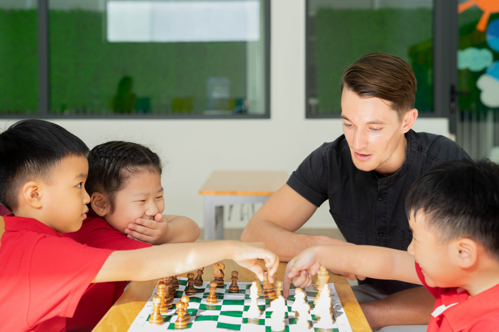 Học sinh Royal School có đủ năng lục chinh phục các kỳ thi quốc tế có giá trị toàn cầu. Nguồn ảnh: Royal School