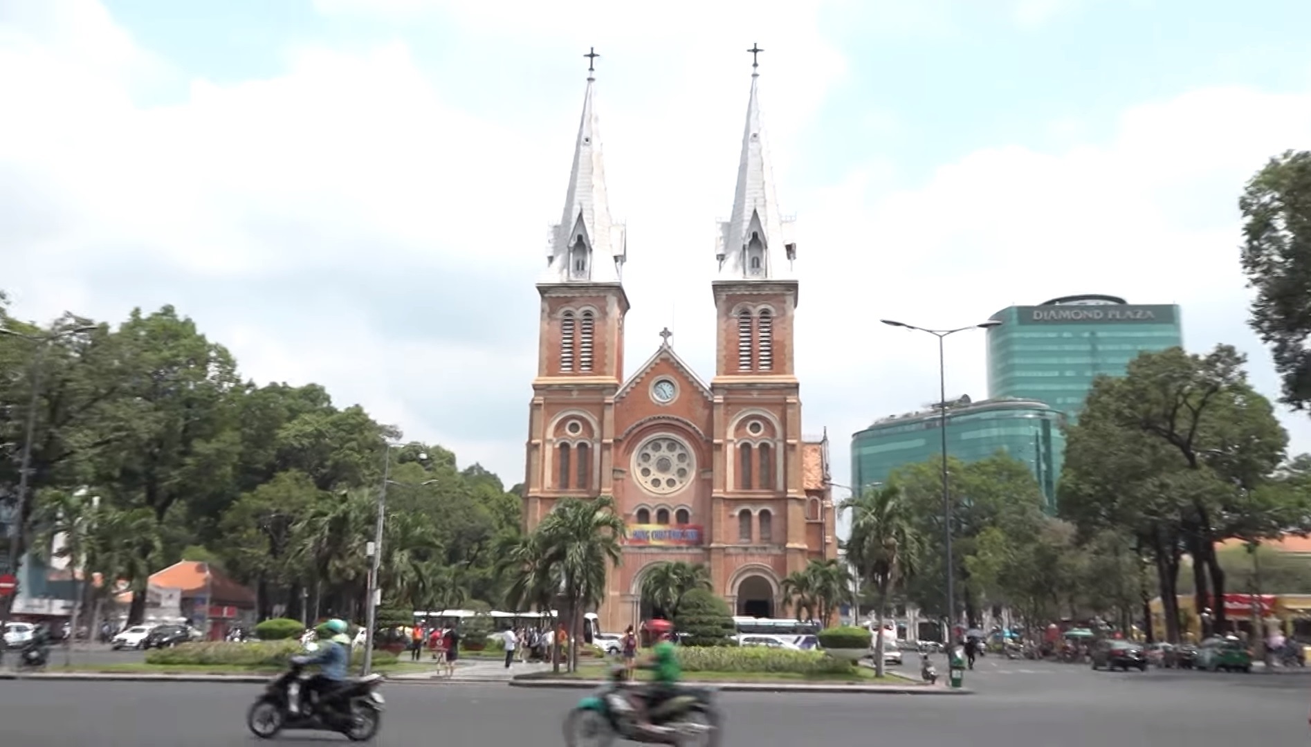 Thông tin Nhà thờ Chính tòa Đức Bà Sài Gòn ngừng đổ chuông trong thời gian Tết Nguyên đán được công bố tại Thánh lễ ngày 18/1