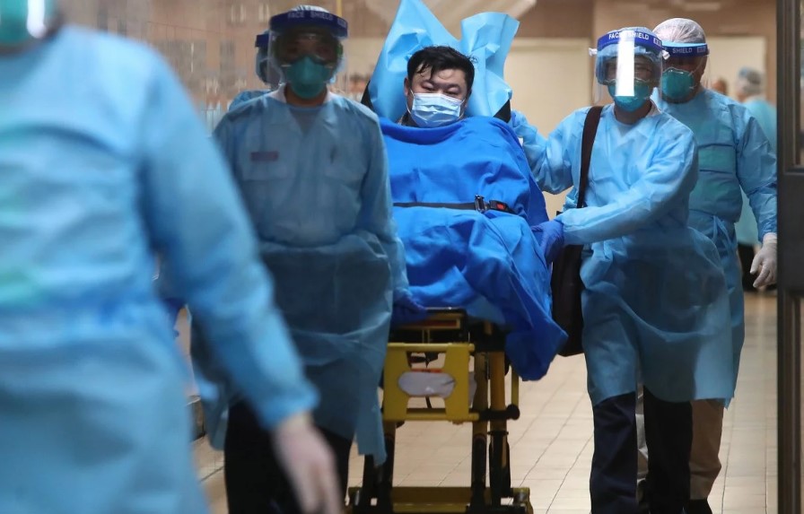 Người đàn ông Trung Quốc nhiễm virus cúm lạ ở Hồng Kông. Ảnh: SCMP