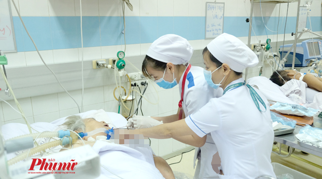 Chăm sóc cho bệnh nhân tại BV Bệnh Nhiệt đới TP.HCM