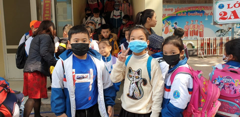 Tính đến 16h30 ngày 3/2, đã có 50 tỉnh, thành phố báo cáo Bộ GD-ĐT về việc quyết định cho học sinh nghỉ học để phòng dịch viêm đường hô hấp cấp do chủng mới của virus corona (nCoV) gây ra.