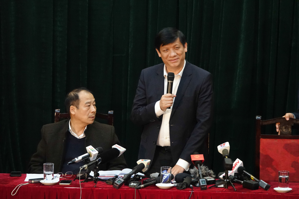 Thứ trưởng Bộ Y tế Nguyễn Thanh Long trả lời tại họp báo