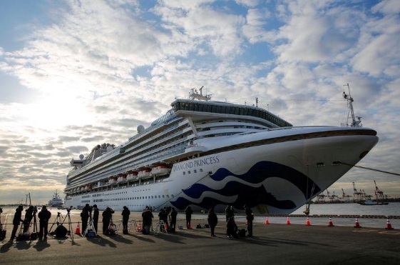 Con tàu Diamond Princess bị cách ly tại cảng Yokohama từ ngày 2/2..