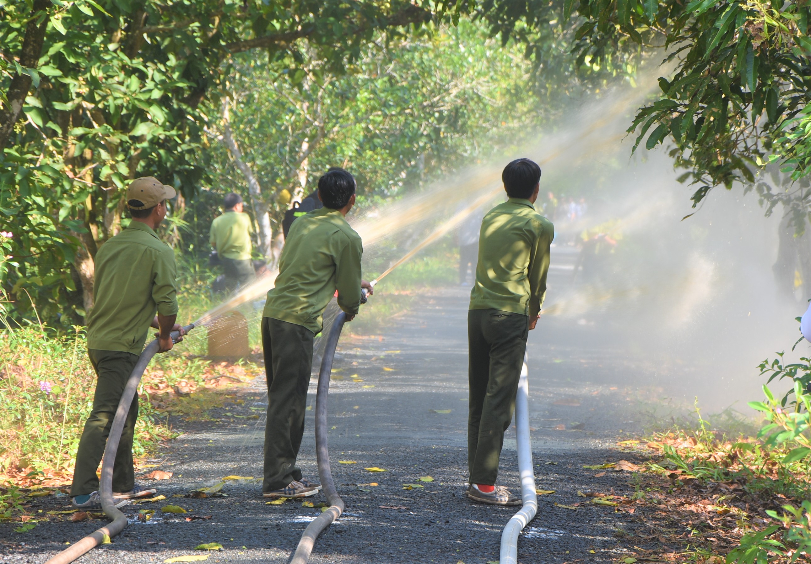 Diễn tập phòng cháy chữa cháy rừng tại Vườn Quốc gia U Minh hạ - Ảnh: Thái Bình
