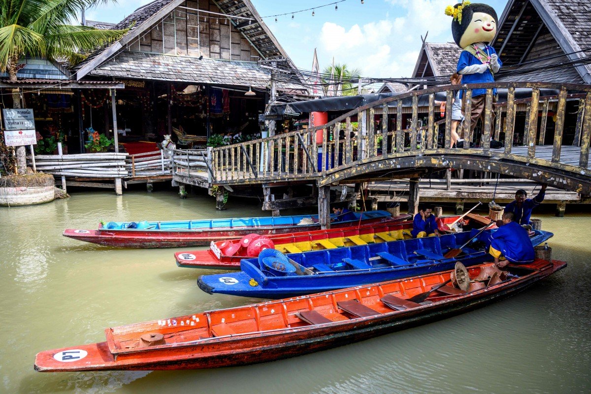 Chợ nổi ở Pattaya (Thái Lan) vắng khách do Covid-19 - Ảnh: AFP