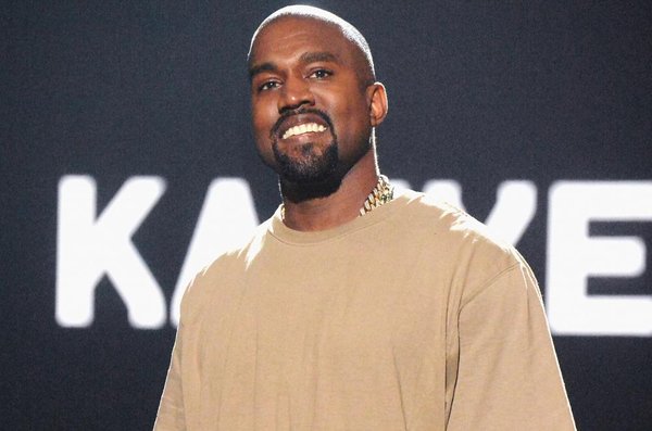 Nam rapper Kanye West cùng thương hiệu Yeezy nổi tiếng trong giới thời trang.