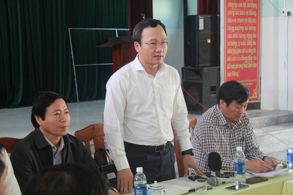 Ông Khuất Việt Hùng làm iệc với chính quyền địa phương về vụ việc đau lòng xảy ra chiều 25/2.