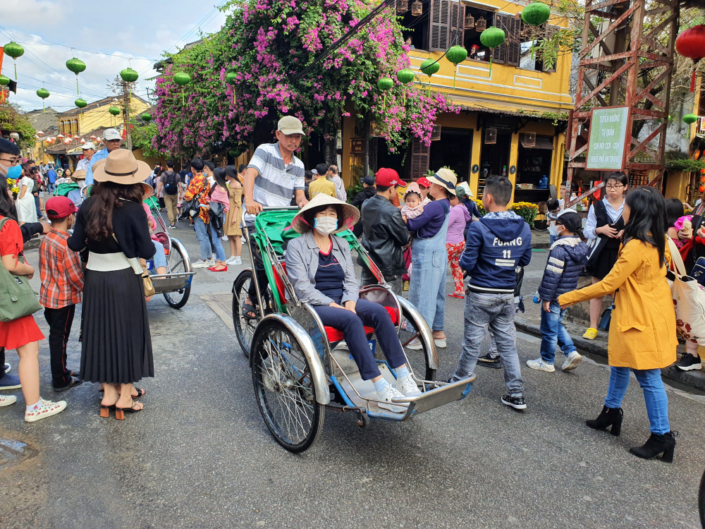 Chính quyền Hội An đang tiếp cận những người đi cùng chuyến bay với bệnh nhân thứ 17 nhiễm COVID-19