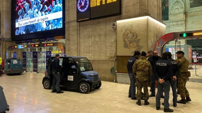 Cảnh sát Milan chuẩn bị phong tỏa thành phố - Ảnh: Reuters