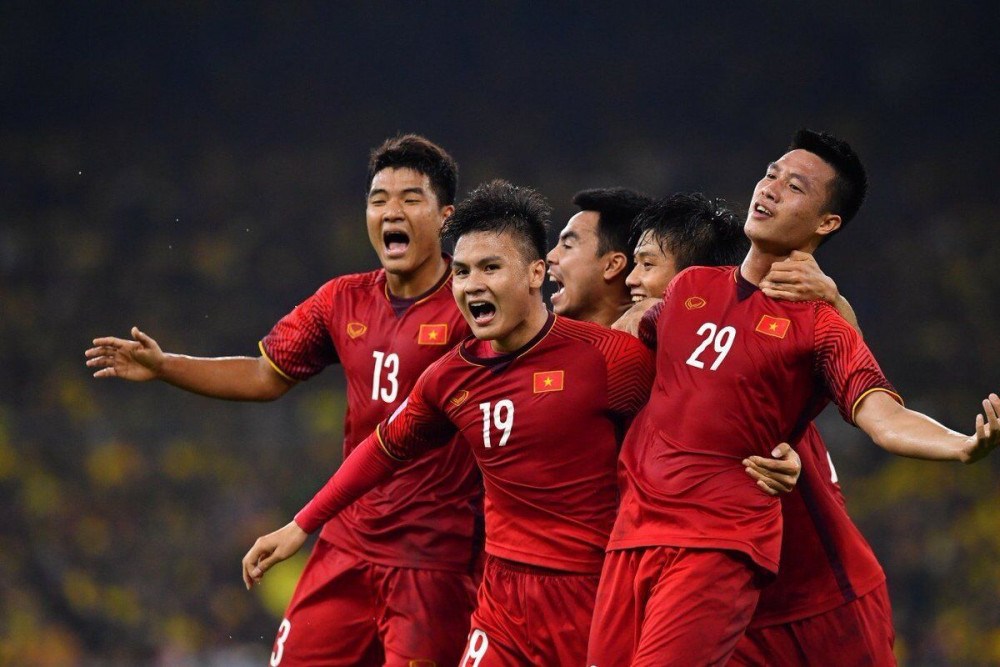 Sau 5 trận tại vòng loại World Cup 2022, tuyển Việt Nam giữ thành tích bất bại, đang có 11 điểm, đứng đầu bảng G, hơn Malaysia 2 điểm, hơn Thái Lan 3 điểm.