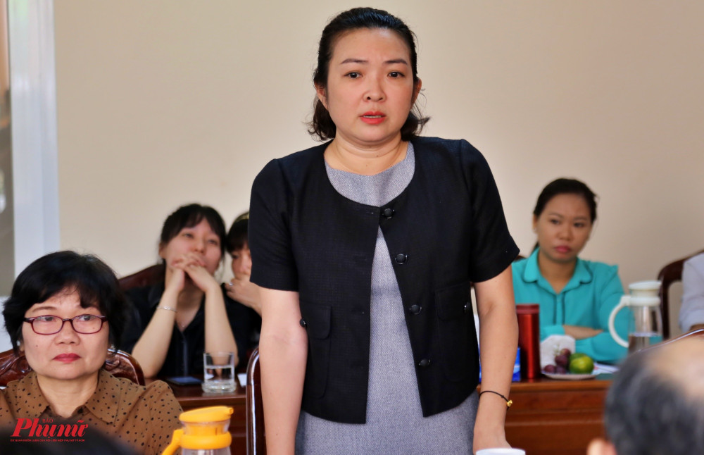 Bà Bùi Thị Ngọc Hiếu – Phó Chủ tịch UBND quận 7  báo cáo tại buổi làm việc