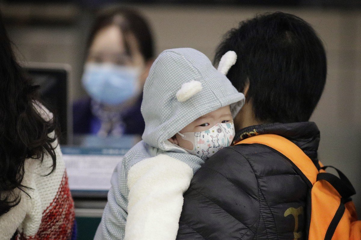 Các nhà nghiên cứu tỉnh Quảng Đông (Trung Quốc) đã xem xét 10 ca trẻ em nhiễm virus SARS-CoV-2 - Ảnh: EPA-EFE