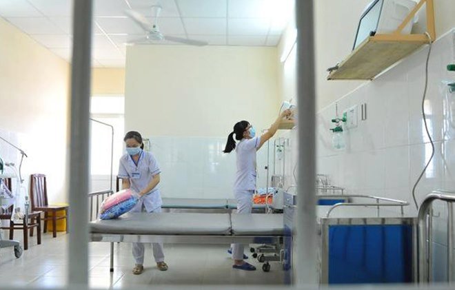 Điều dưỡng Bệnh viện Điều trị COVID-19 huyện Cần Giờ TPHCM chuẩn bị phòng bệnh.