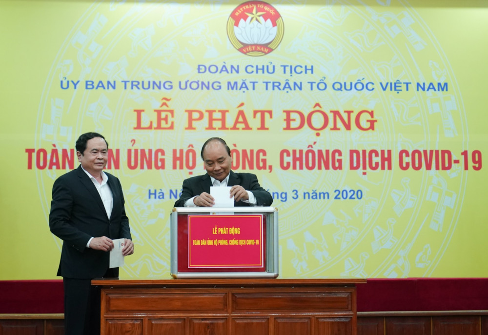 Thủ tướng ủng hộ trong buổi phát động.