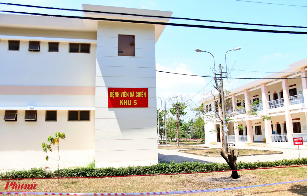 Bệnh viện Dã chiến Củ Chi nằm tại ấp Bàu Đưng, xã Nhuận Đức, huyện Củ Chi, TPHCM với 300 giường bệnh
