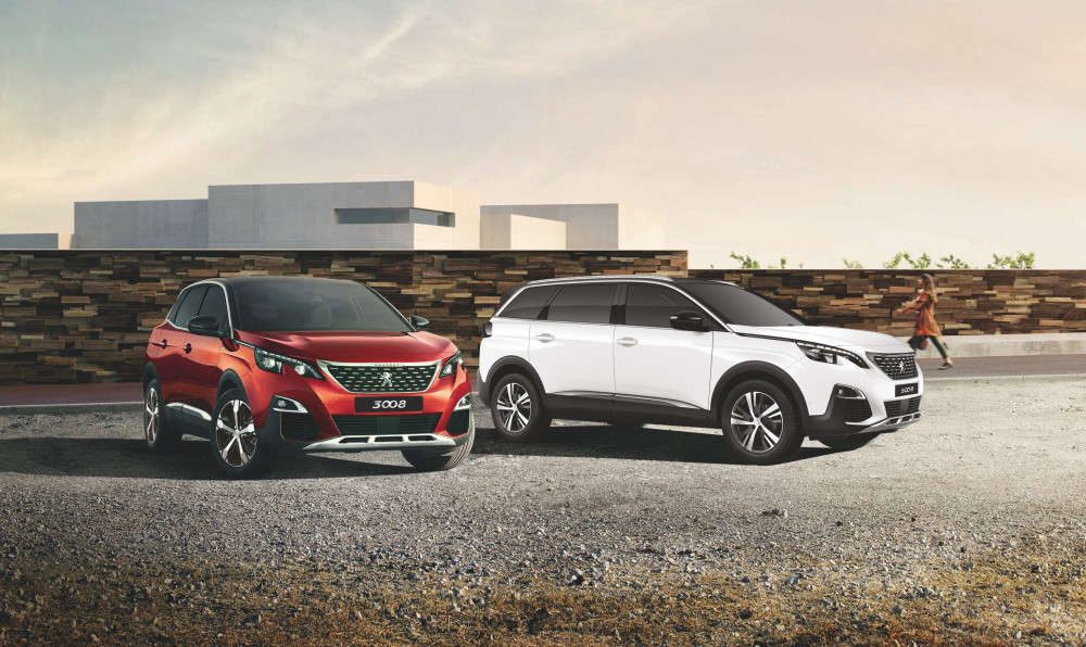 Bộ đôi SUV Peugeot 3008 AT và 5008 AT có mức giá là 1,099 tỷ và 1,199 tỷ đồng