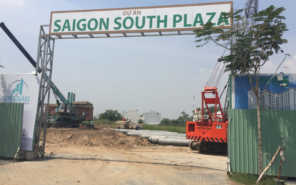 Sau khi làm hồ sơ giả thay đổi pháp nhân dự án, nhóm cổ đông đã thay đổi tên dự án thành Saigon South Plaza để bán hàng