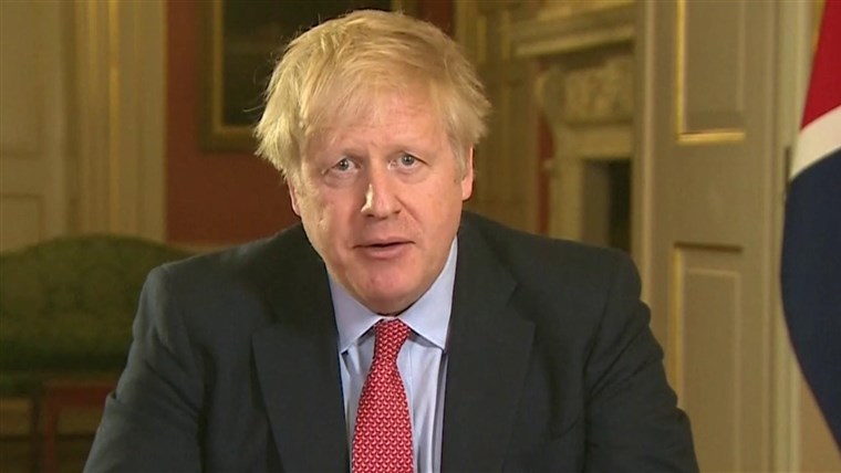 Thủ tướng Boris Johnson nói rằng ông đơn giản muốn người Anh hãy ở trong nhà để tránh lây lan virus COVID-19 - Ảnh: Reuters