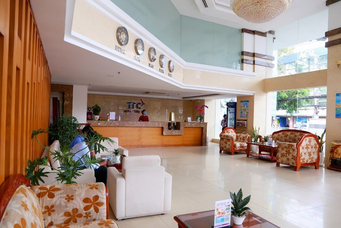Việc tổ chức khách sạn để y bác sĩ nghỉ ngơi hồi phục sức khỏe là chủ trương của ngành y tế Việt Nam
