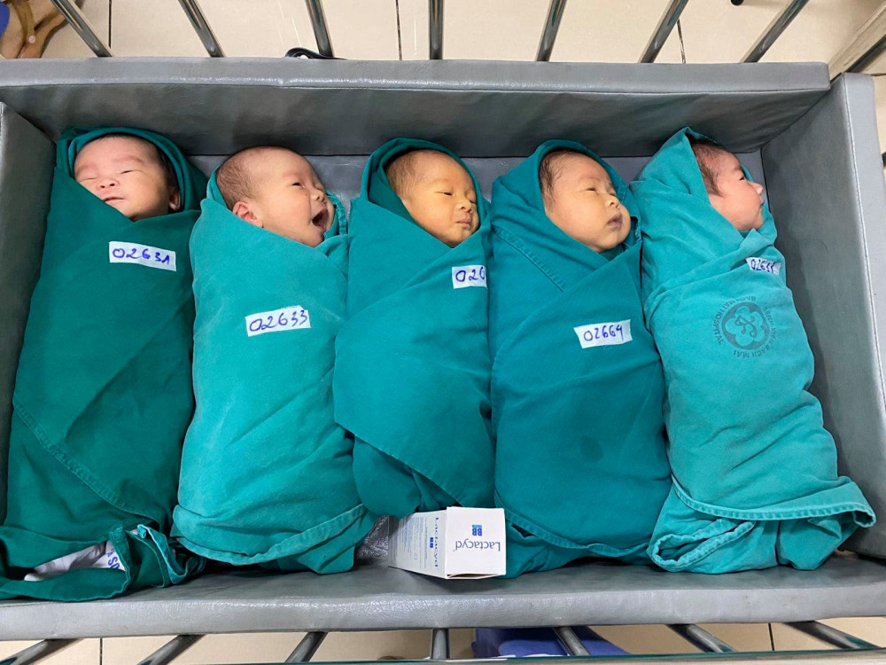 Những em bé đặc biệt chào đời tại Bệnh viện Bạch Mai