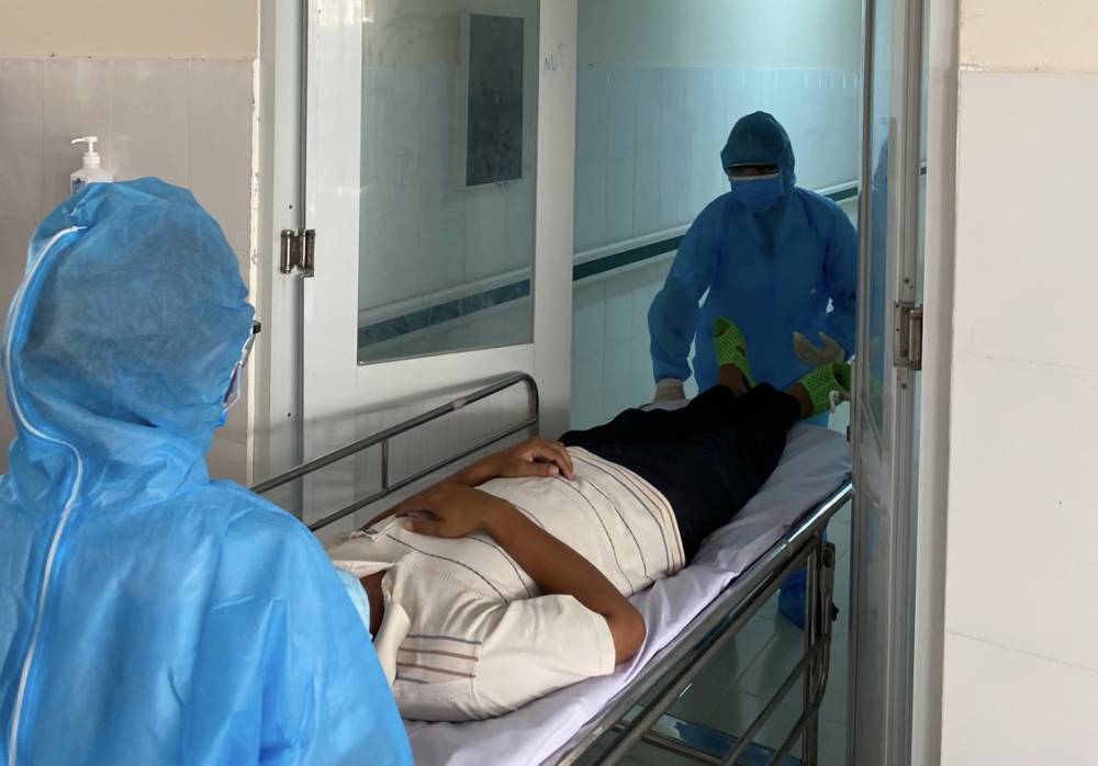 Diễn tập cấp cứu bệnh nhân mắc COVID-19 tại Bệnh viện Điều trị COVID-19 huyện Cần Giờ, TPHCM