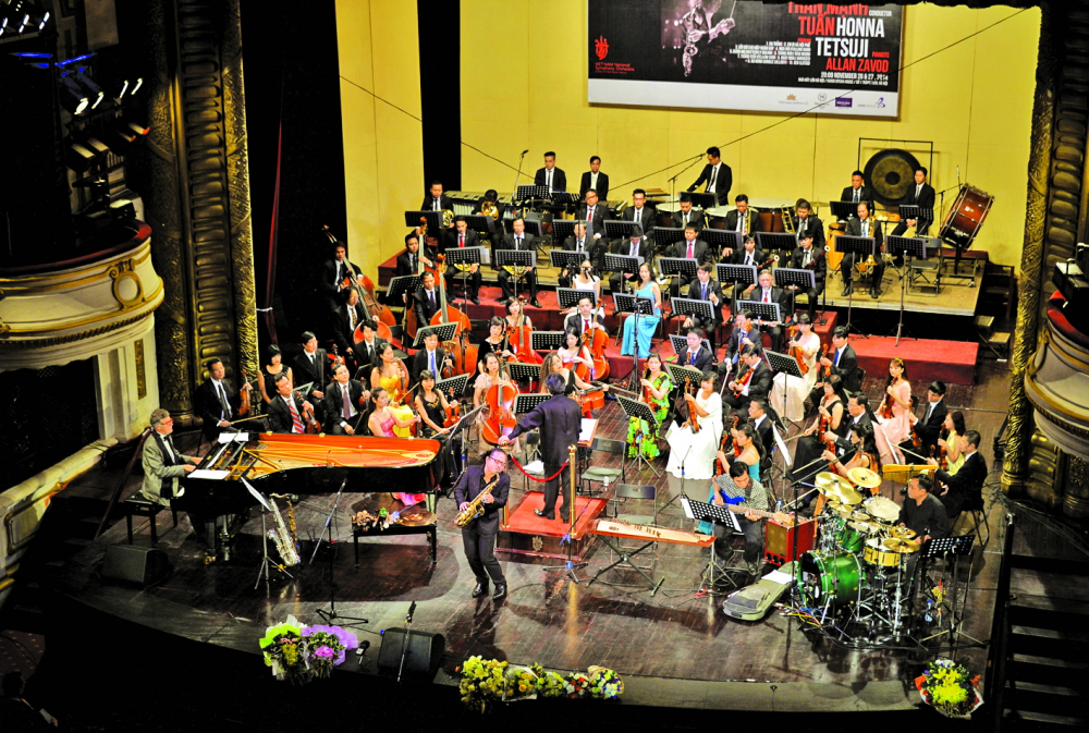 Chương trình riêng với dàn nhạc giao hưởng quốc gia Việt Nam