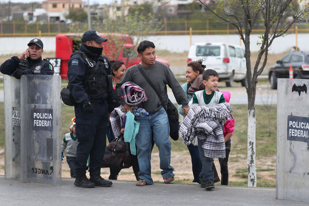 Từ ngày 21/3, Mỹ đã từ chối nhập cảnh và trả về phía Mexico khoảng 7.000 người nhập cư.