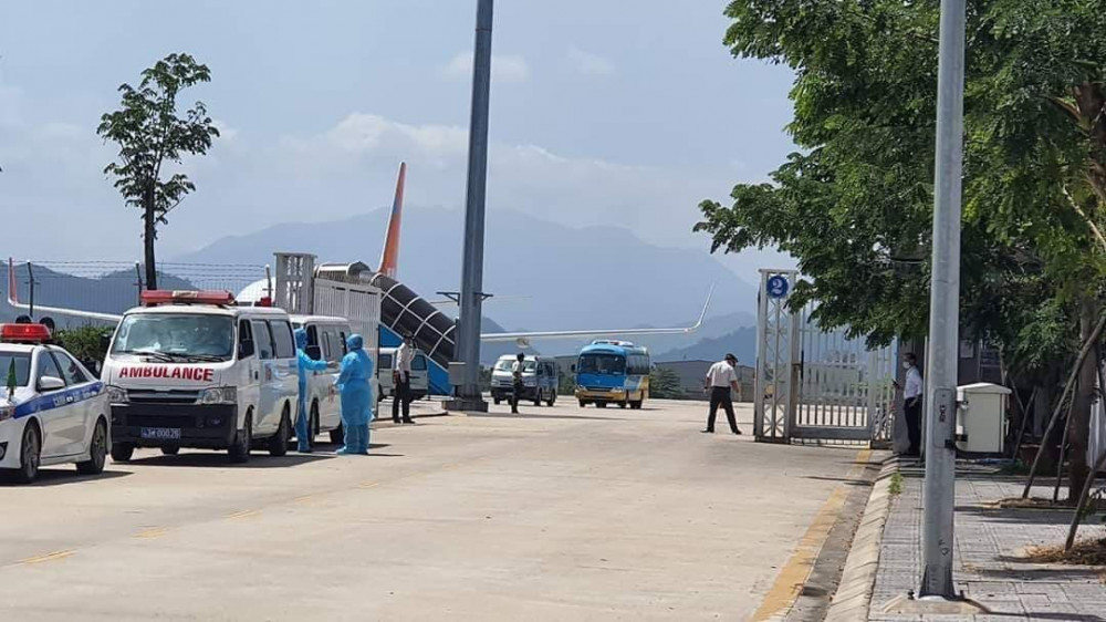 Đà Nẵng đã rà soát lại những người đi cùng chuyến bay hộ tống bệnh nhân thứ 22 vào TP.HCM