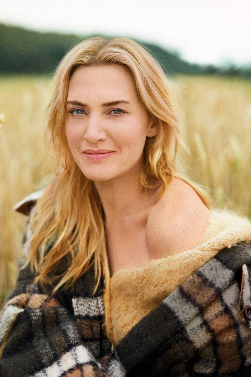 Kate Winslet vẫn cuốn hút mọi ánh nhìn ở tuổi 44.