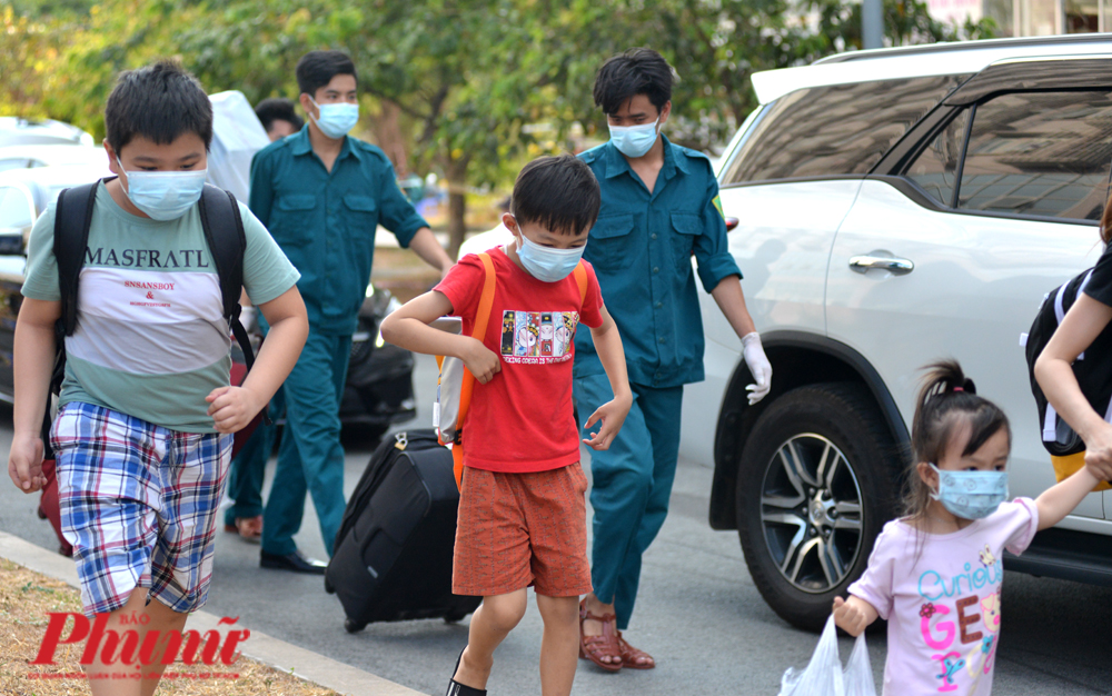 Cuộc sống bình thường mới tại TP.HCM sẽ bắt đầu với 12,8 triệu khẩu trang vải cung cấp cho học sinh đi học 