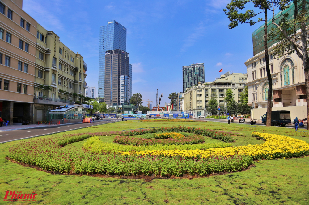 Việc tháo dỡ toàn bộ rào chắn, đoạn mặt bằng trước ga Nhà hát thành phố cũng được tái lập, thực hiện sớm hơn 6 ngày so với kế hoạch báo cáo UBND TPHCM và trước 127 ngày so với kế hoạch thi công ban đầu.