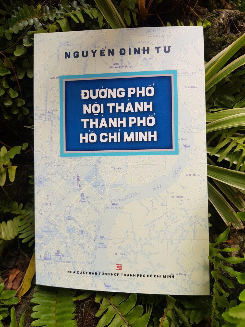 Sổ tay đường phố của nhà nghiên cứu Nguyễn Đình Tư