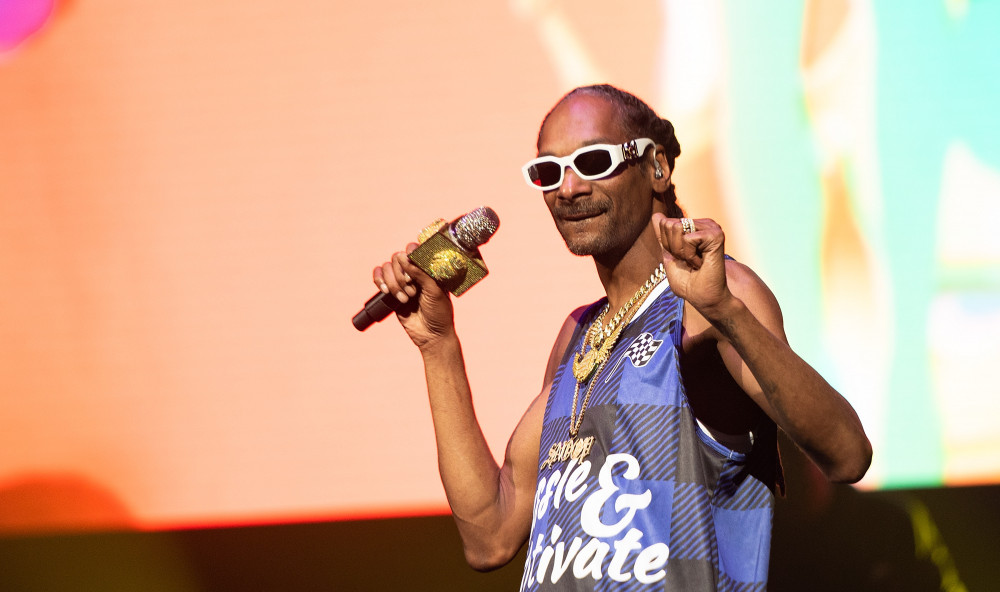 Từ một kẻ vào tù ra tội, Snoop Dogg đã trở thành nghệ sĩ được yêu thích với các album bán khá chạy trên thị trường