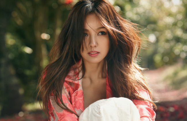 Lee Hyori vẫn luôn tỏa sáng theo cách riếng của bản thân.