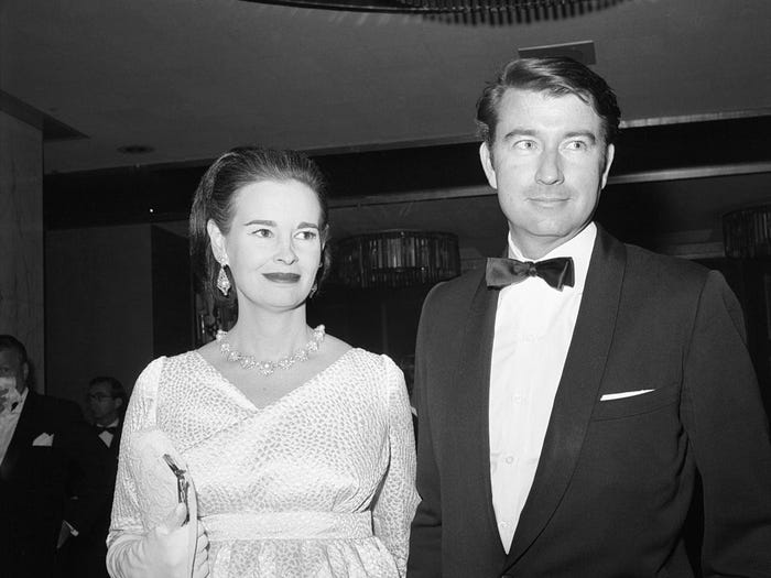 Bà Gloria Vanderbilt và ông Wyatt Cooper.