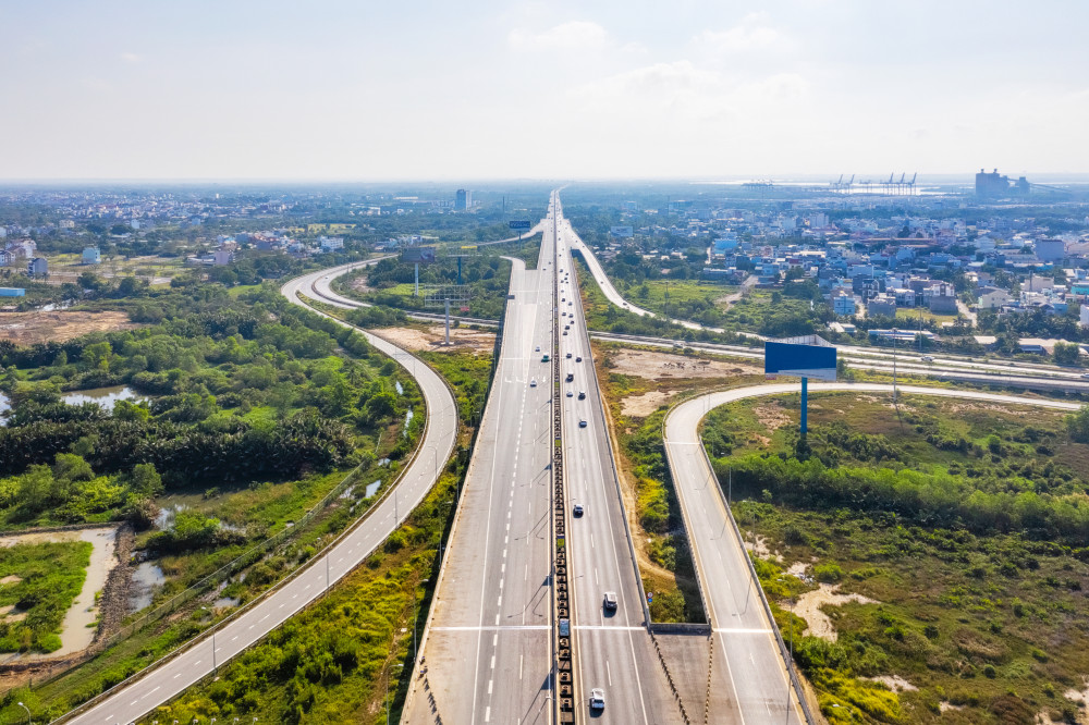 Việc đẩy mạnh phát triển hạ tầng giao thông kết nối tạo động lực cho Đồng Nai bứt phá mạnh mẽ