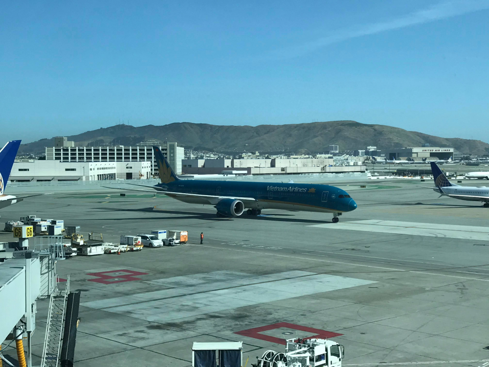 Máy bay của Vietnam Airlines hạ cánh tại sân bay San Francisco