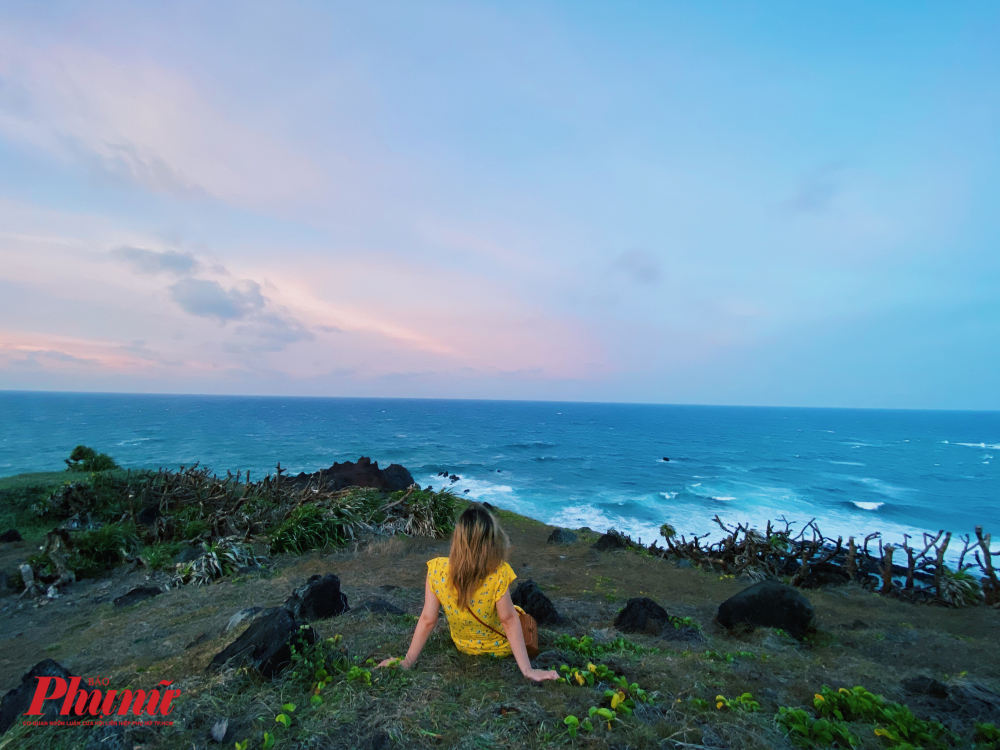 Gành Hang vào chiều hoàng hôn lộng gió