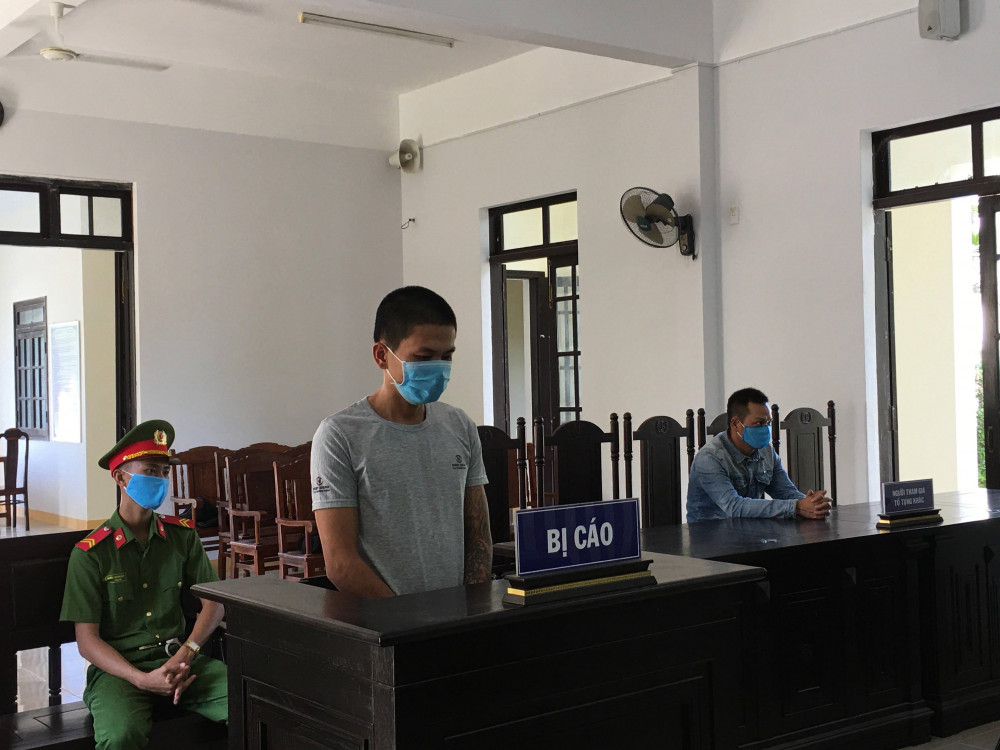 Hành hung nhân viên chố kiểm dịch COVId-19, bị cáo Nguyễn Trung Thành nhận 9 tháng tù