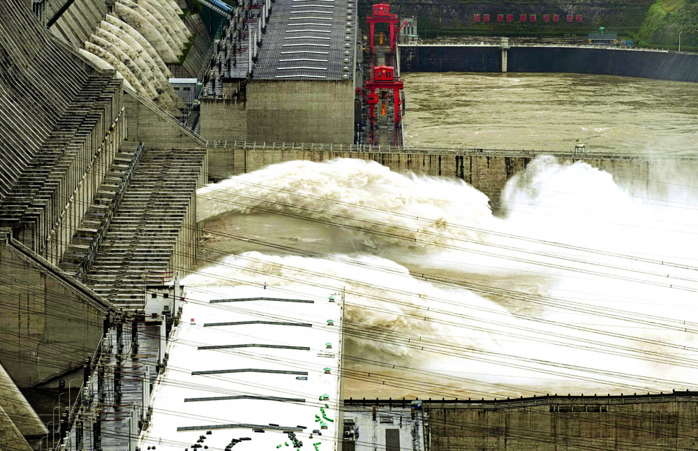 Cửa xả đập Tam Hiệp hoạt động với công suất tối đa vào sáng 29/6 - Ảnh: China Daily