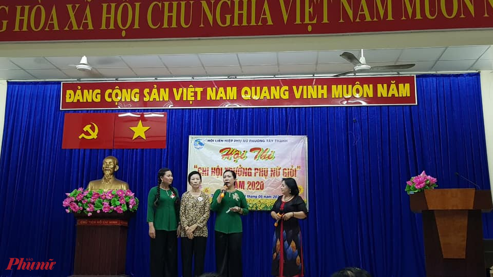 Phần thi xử lý tình huống liên quan đến công tác tổ chức Hội tại đại bàn dân cư của các đội dự thi 