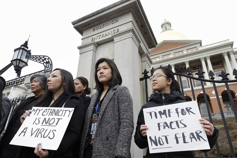 Giữa cao điểm COVID-19, người Mỹ còn phải đối phó với “dịch thù ghét” người châu Á vì cho rằng họ là nguyên nhân gây ra đại dịch - Ảnh: NBC News