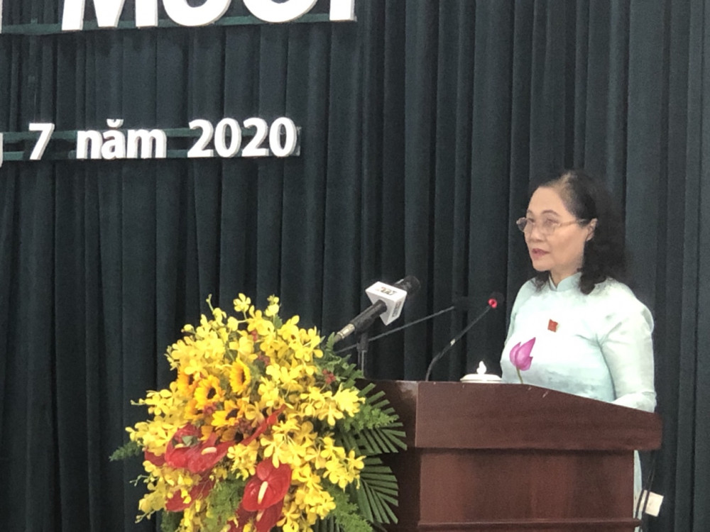Bà Nguyễn Thị Lệ - Chủ tịch HĐND TPHCM - phát biểu và tuyên bố bế mạc Kỳ họp thứ 20 HĐND TPHCM khóa IX. Ảnh: Quốc Ngọc