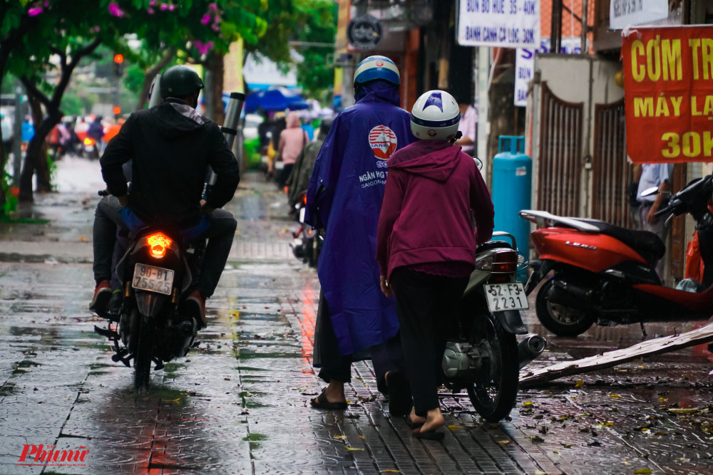 Vài phương tiện chết máy do ngập nước