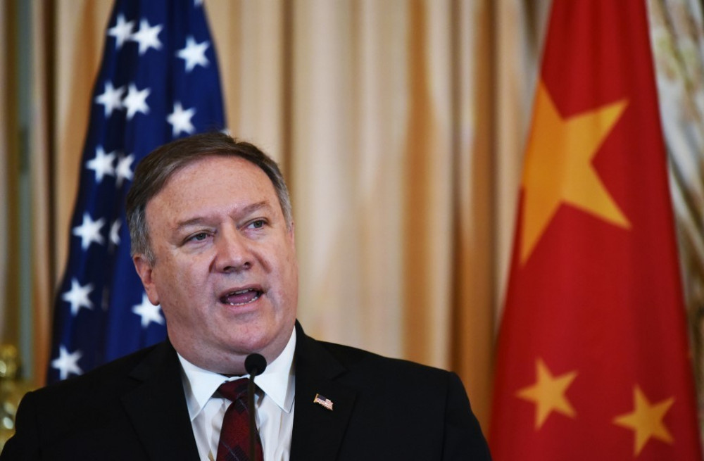 Ngoại trưởng Hoa Kỳ Mike Pompeo nói trong một tuyên bố: Chúng tôi đang nói rõ: yêu sách của Bắc Kinh đối với các nguồn tài nguyên ngoài khơi trên hầu hết Biển Đông là hoàn toàn bất hợp pháp, cũng như chiến dịch bắt nạt để kiểm soát chúng.